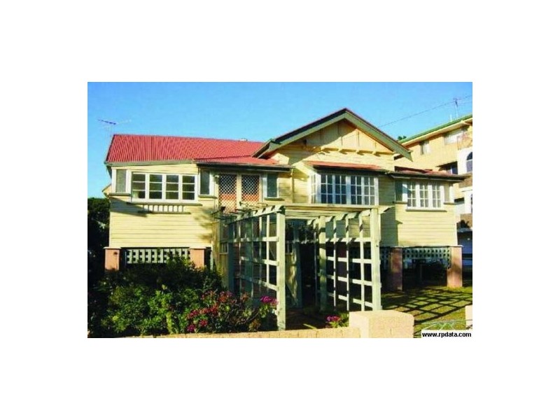 106 Cavendish Rd, Coorparoo QLD 4151