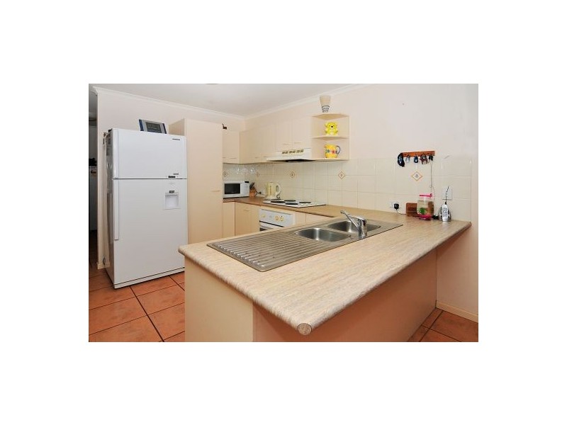 10 Kabut Ct, Tanah Merah QLD 4128
