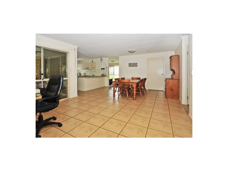 10 Kabut Ct, Tanah Merah QLD 4128