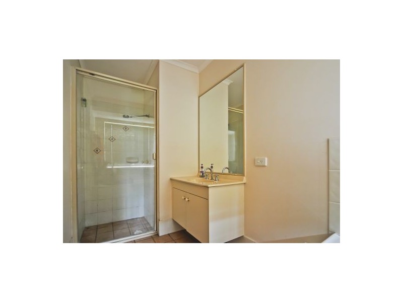 10 Kabut Ct, Tanah Merah QLD 4128