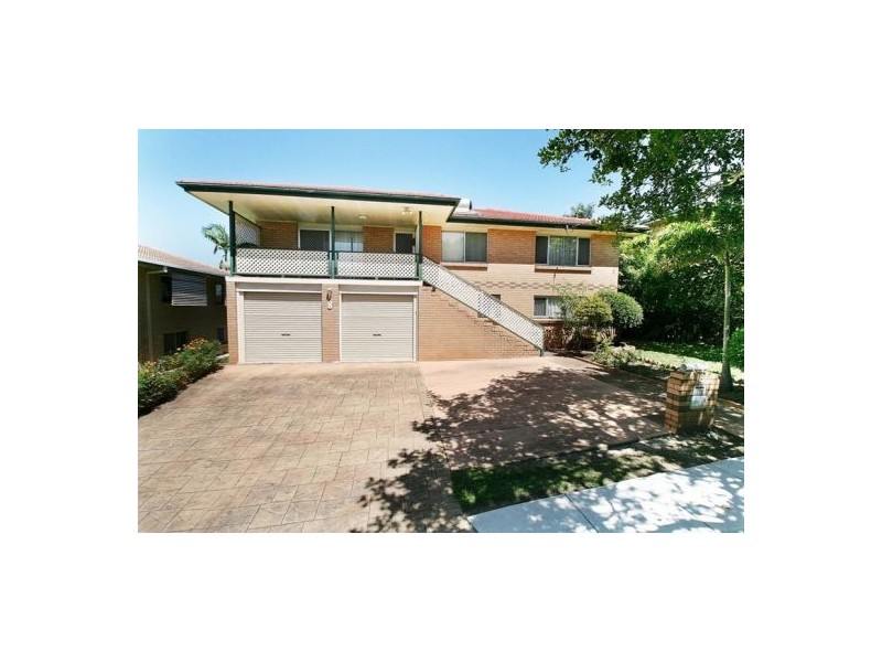 8 Carnaby St, Macgregor QLD 4109