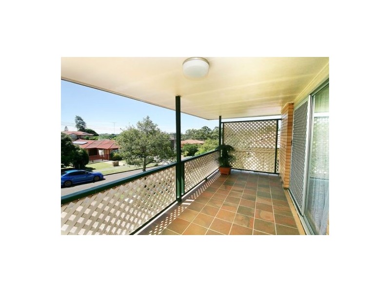 8 Carnaby St, Macgregor QLD 4109