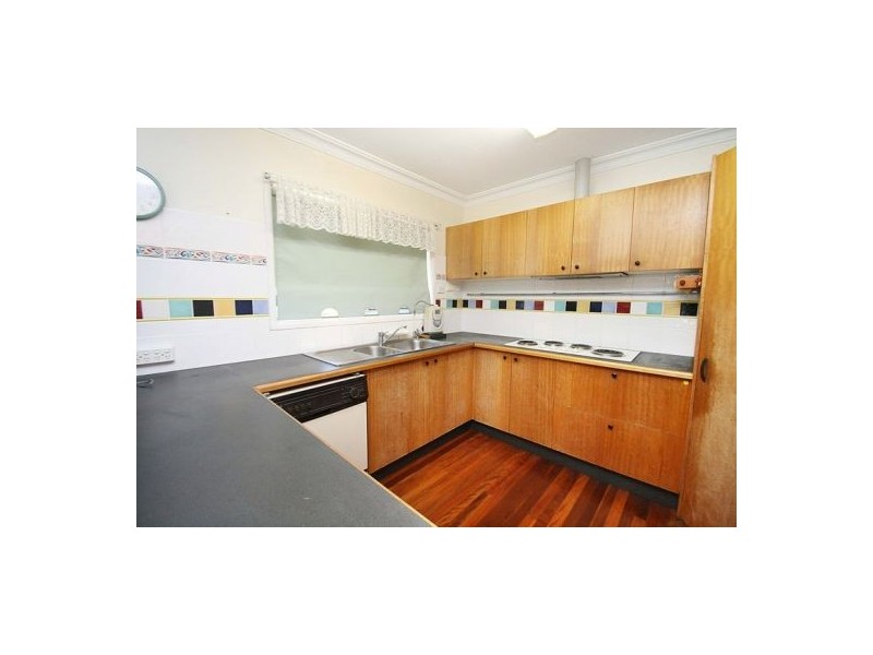 8 Carnaby St, Macgregor QLD 4109