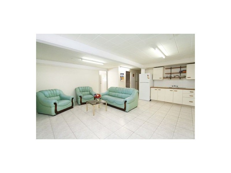 8 Carnaby St, Macgregor QLD 4109