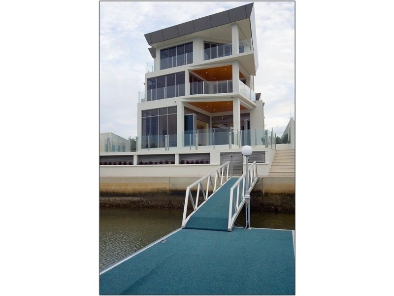 64 The Sovereign Miles, Paradise Point QLD 4216