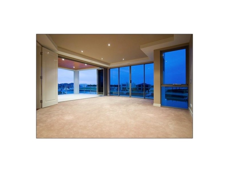 64 The Sovereign Miles, Paradise Point QLD 4216