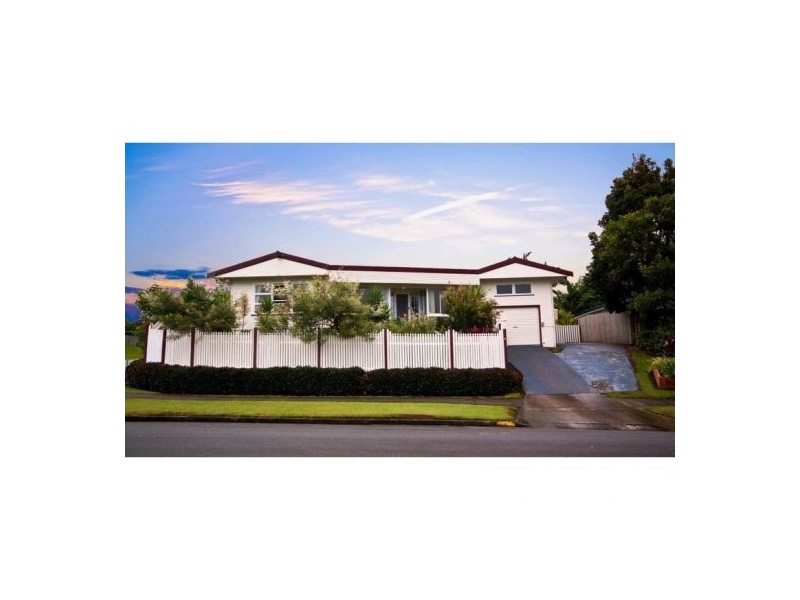 57 Central St, Labrador QLD 4215