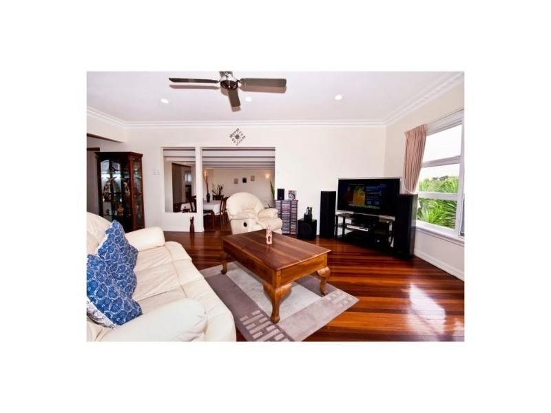 57 Central St, Labrador QLD 4215