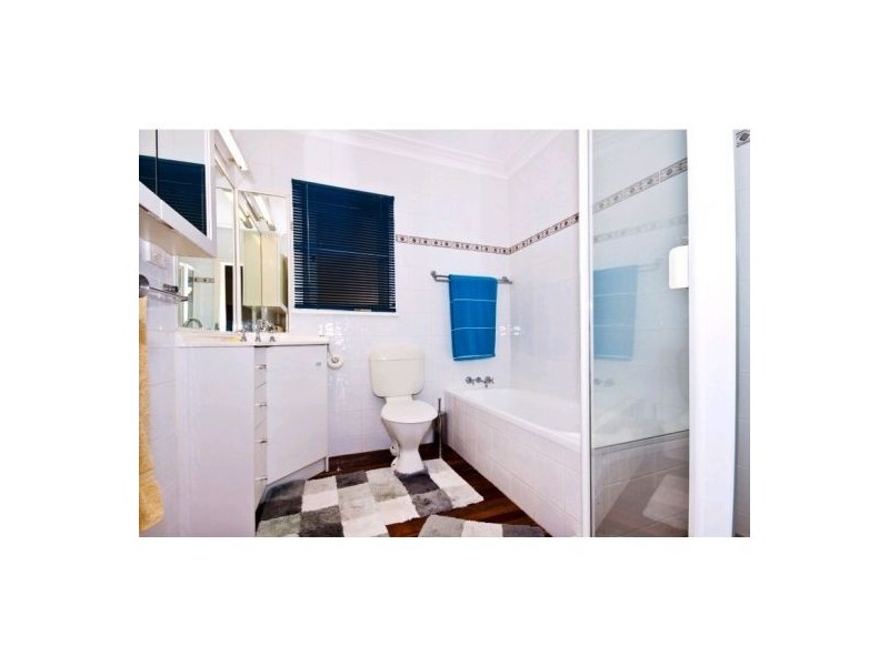 57 Central St, Labrador QLD 4215