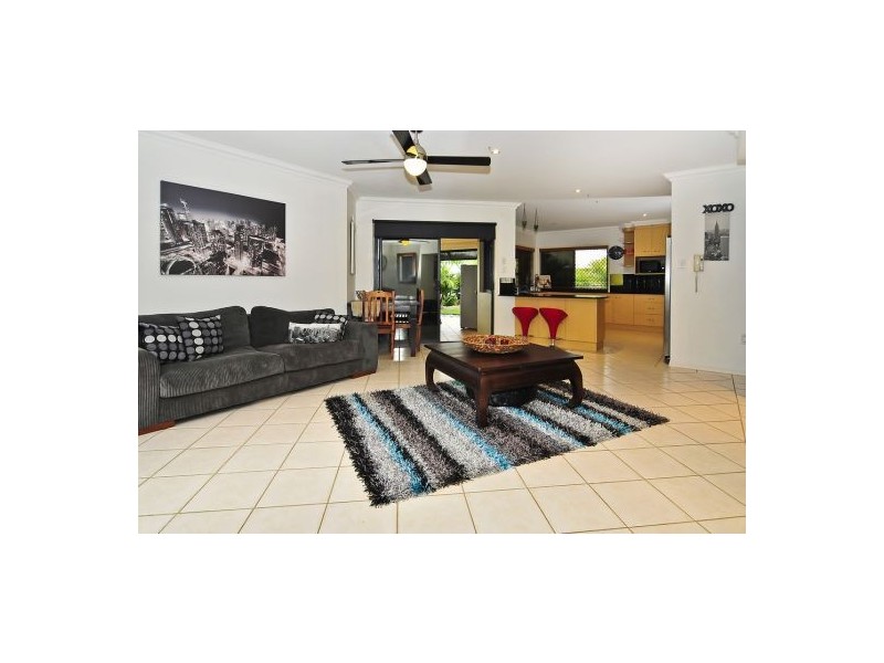 53 Juniper Cct, Stretton QLD 4116