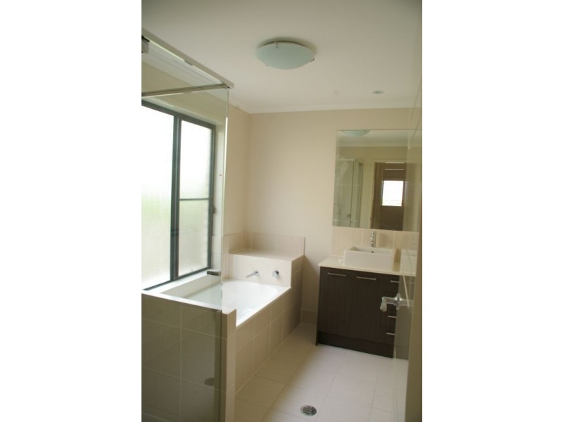 20 Breakspear, Molendinar QLD 4214