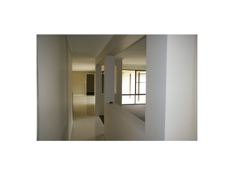 20 Breakspear, Molendinar QLD 4214