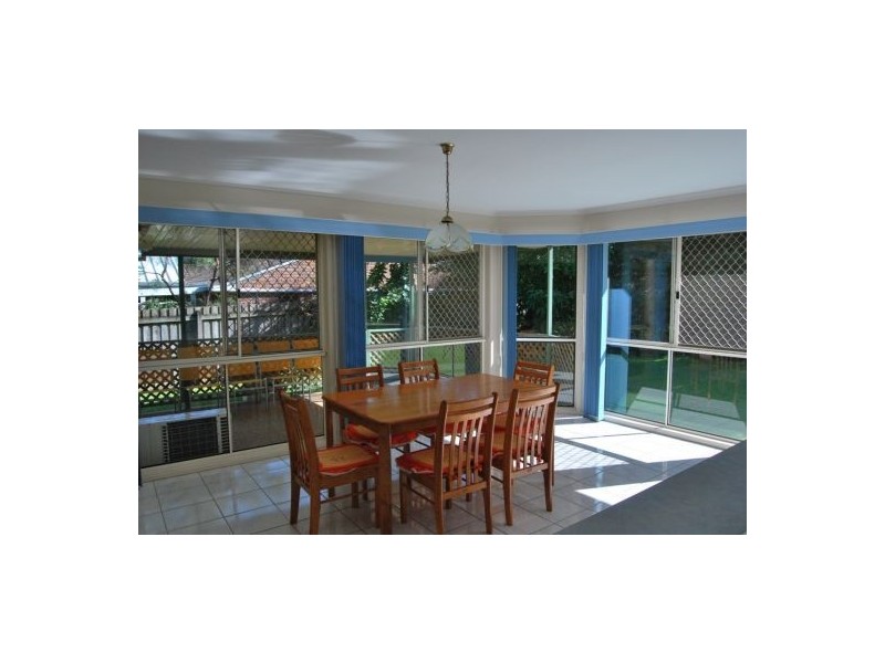 22 Eden Elm St, Calamvale QLD 4116