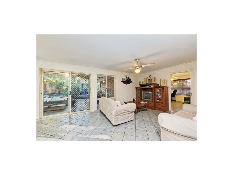 9 Spring Cl, Calamvale QLD 4116