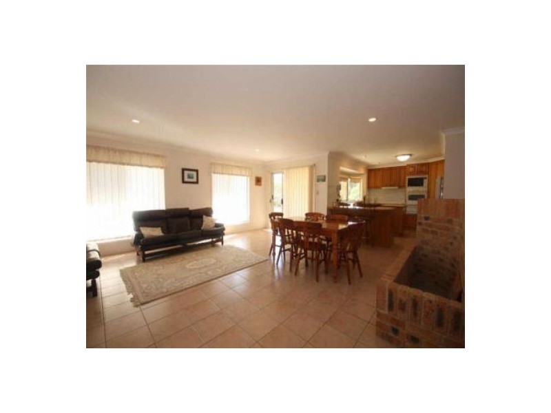 7 Leah Dr, Belivah QLD 4207