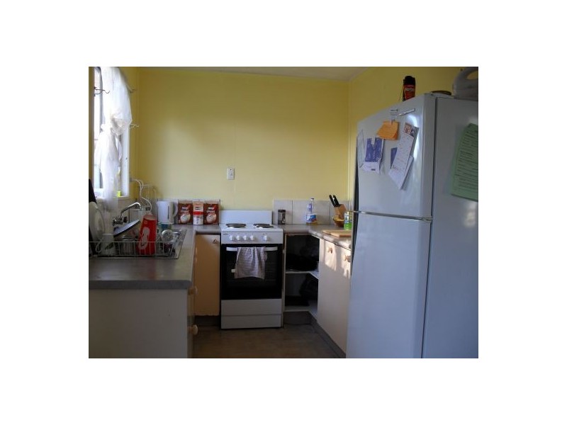 6 Maple St, Kingston QLD 4114