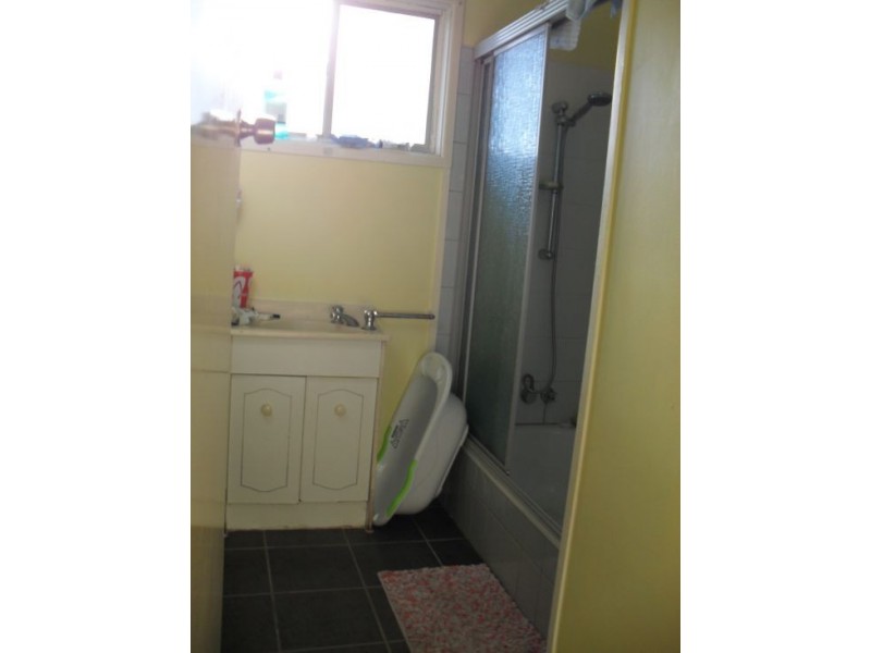 6 Maple St, Kingston QLD 4114