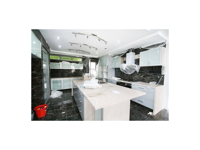 3034. The Boulevarde, Benowa QLD 4217