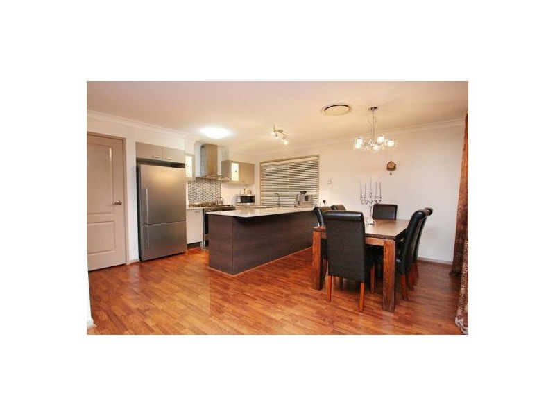 64 Gardenia Cct, Heathwood QLD 4110