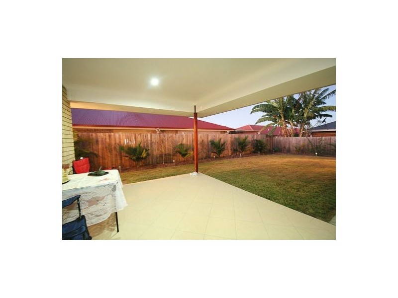 64 Gardenia Cct, Heathwood QLD 4110
