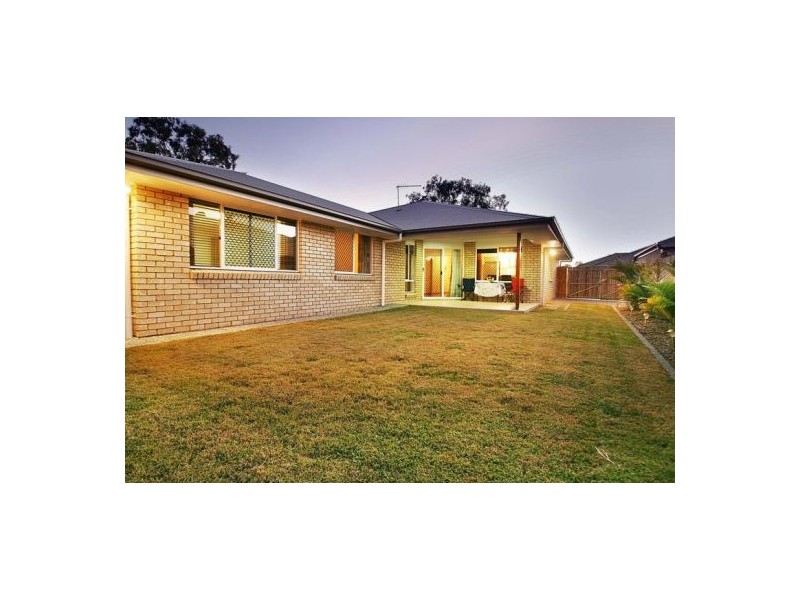 64 Gardenia Cct, Heathwood QLD 4110