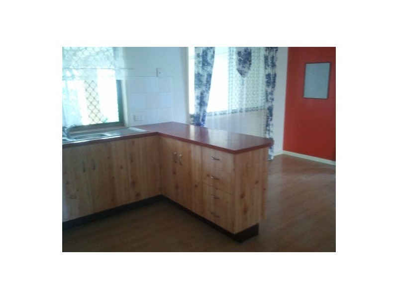 4 Dracon St, Regents Park QLD 4118