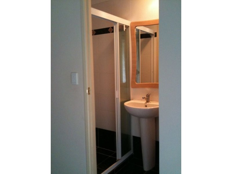 4 Dracon St, Regents Park QLD 4118