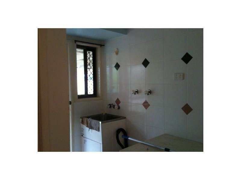 4 Dracon St, Regents Park QLD 4118