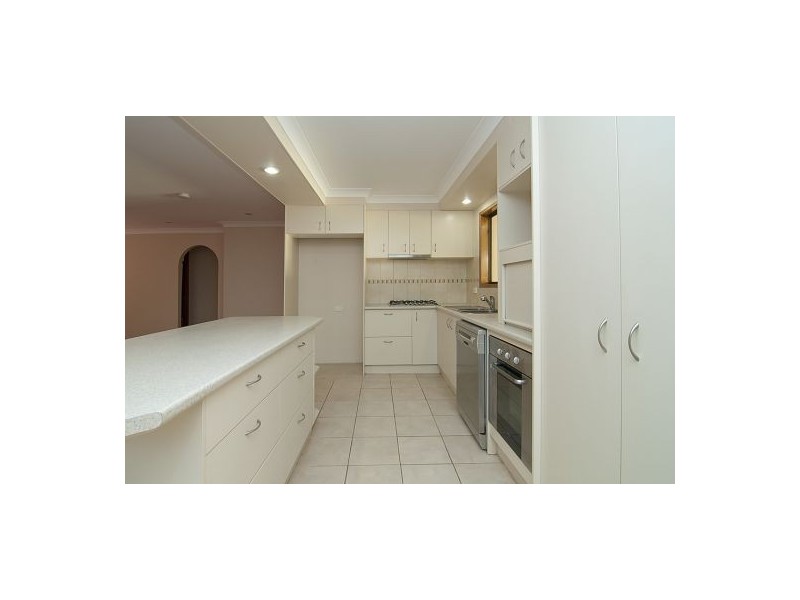 4 Marbura Ct, Daisy Hill QLD 4127