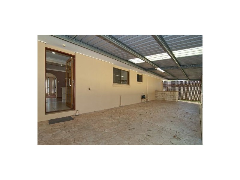 4 Marbura Ct, Daisy Hill QLD 4127