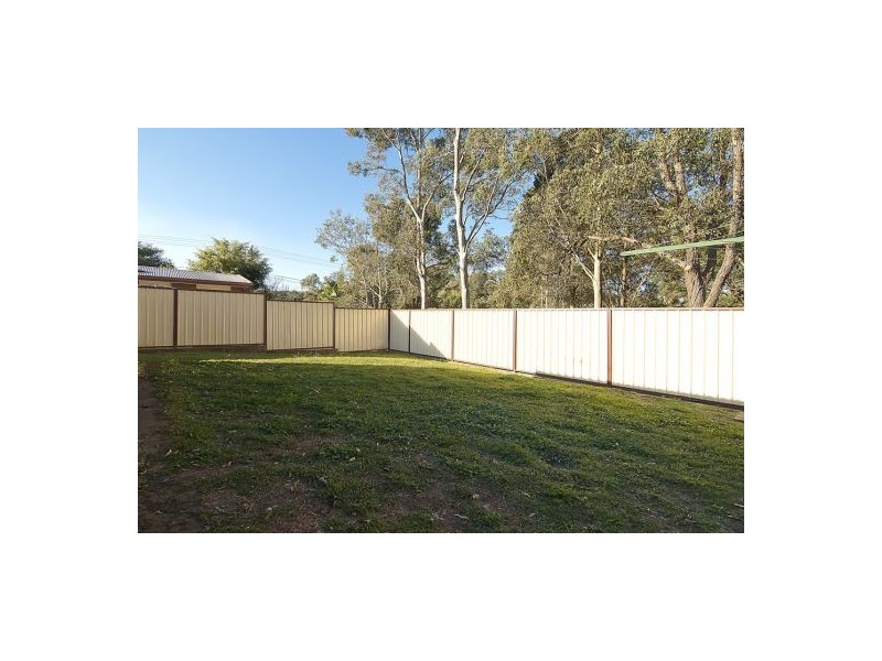 4 Marbura Ct, Daisy Hill QLD 4127