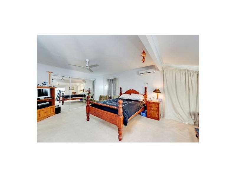 79 Delfin Dr, Macgregor QLD 4109