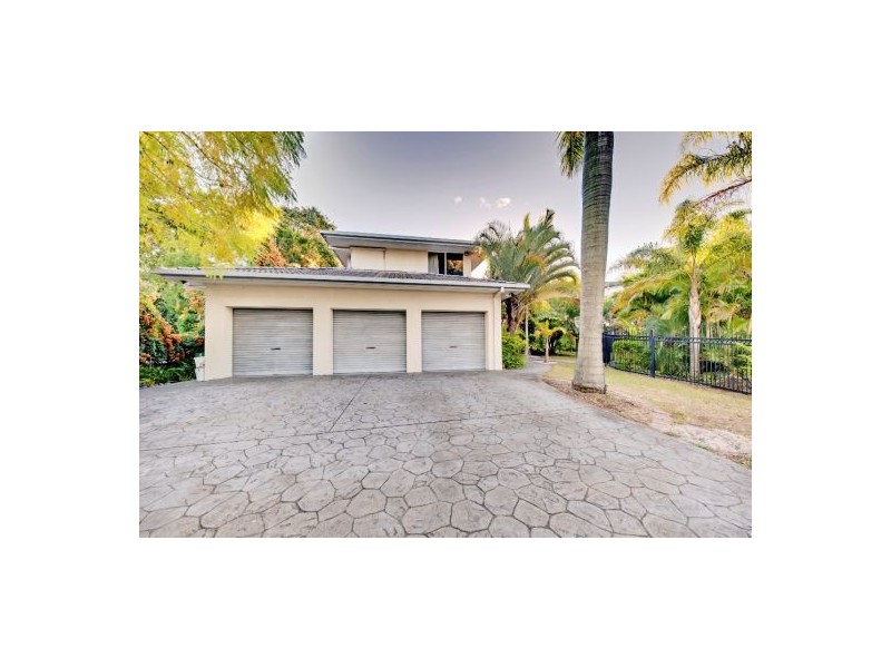 79 Delfin Dr, Macgregor QLD 4109