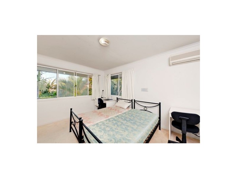 79 Delfin Dr, Macgregor QLD 4109