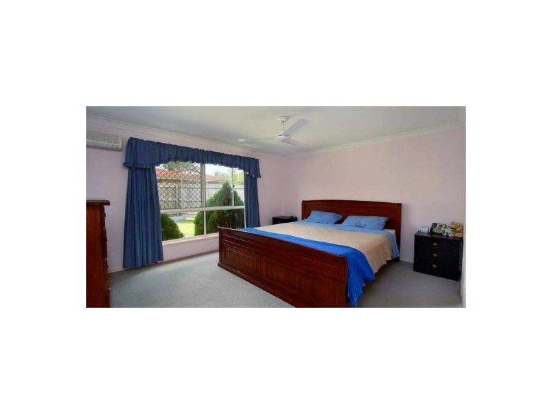 76 Solandra Cct, Regents Park QLD 4118