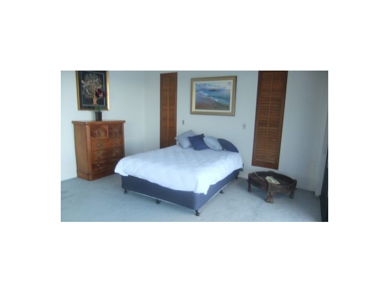 41 King Arthur Crt, Sovereign Islands QLD 4216