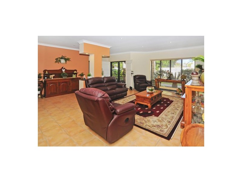 16 Cheltenham Close, Sunnybank Hills QLD 4109