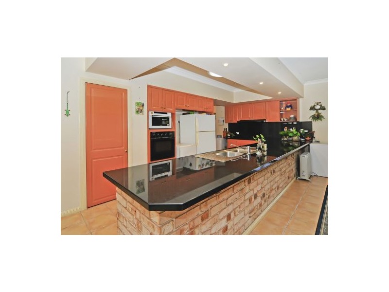 16 Cheltenham Close, Sunnybank Hills QLD 4109