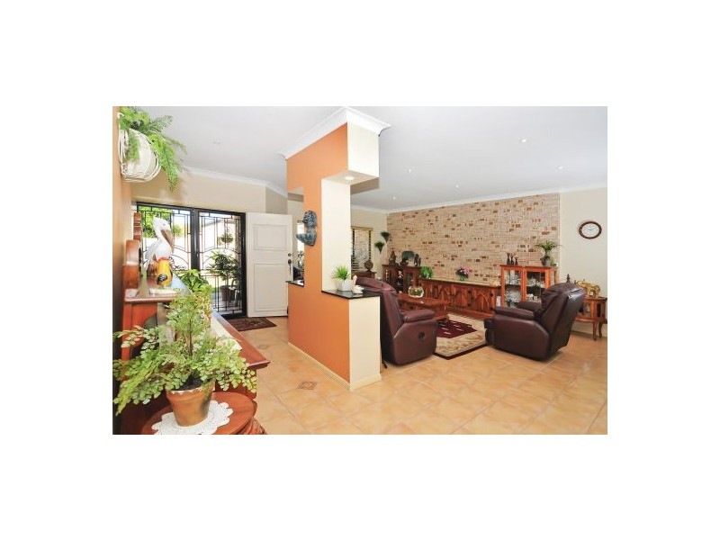 16 Cheltenham Close, Sunnybank Hills QLD 4109