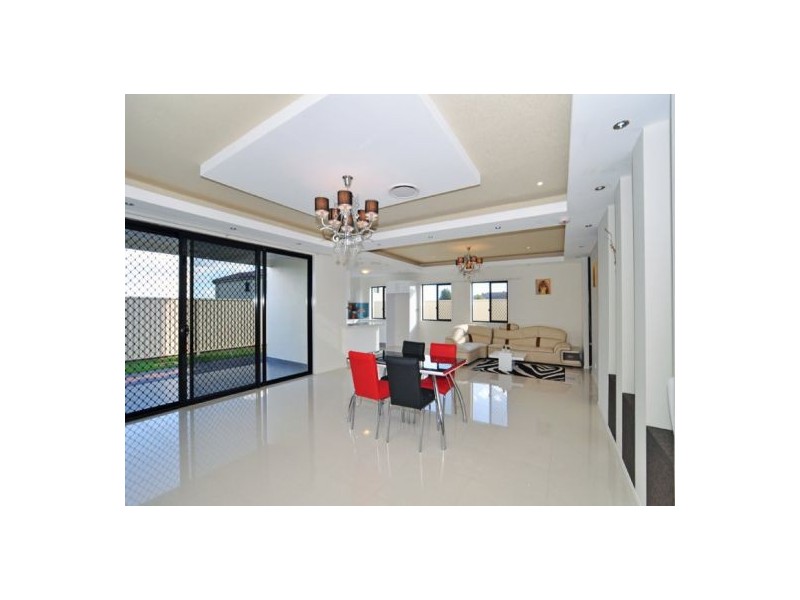 3 Parnassus Street, Robertson QLD 4109