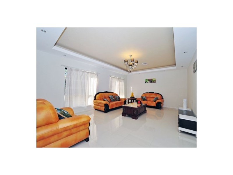 3 Parnassus Street, Robertson QLD 4109