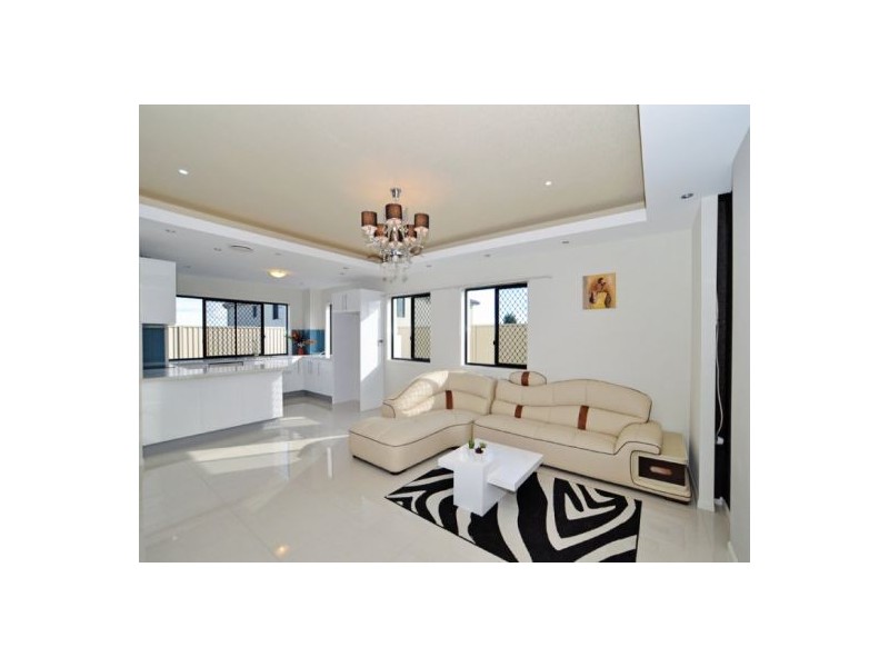 3 Parnassus Street, Robertson QLD 4109