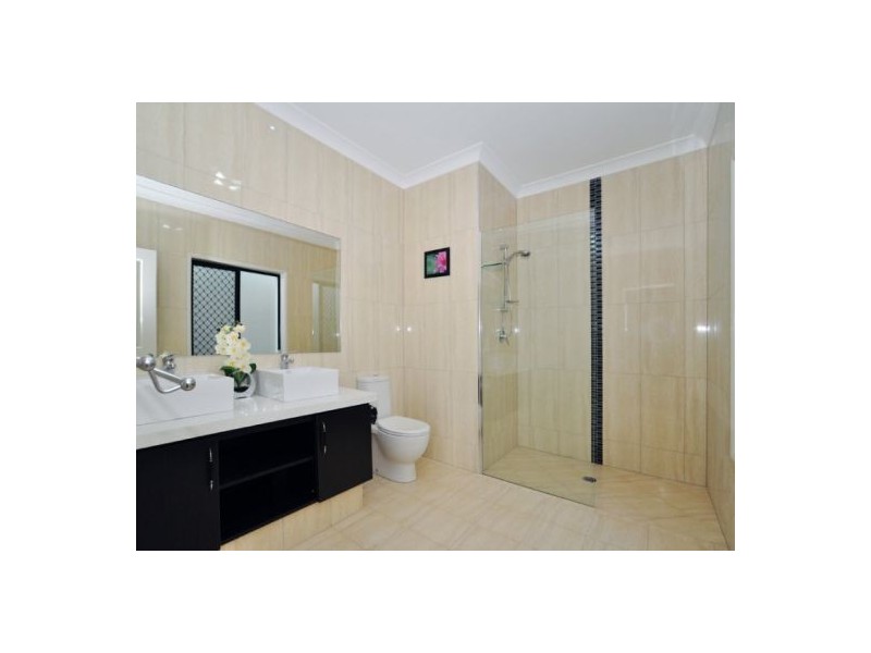 3 Parnassus Street, Robertson QLD 4109