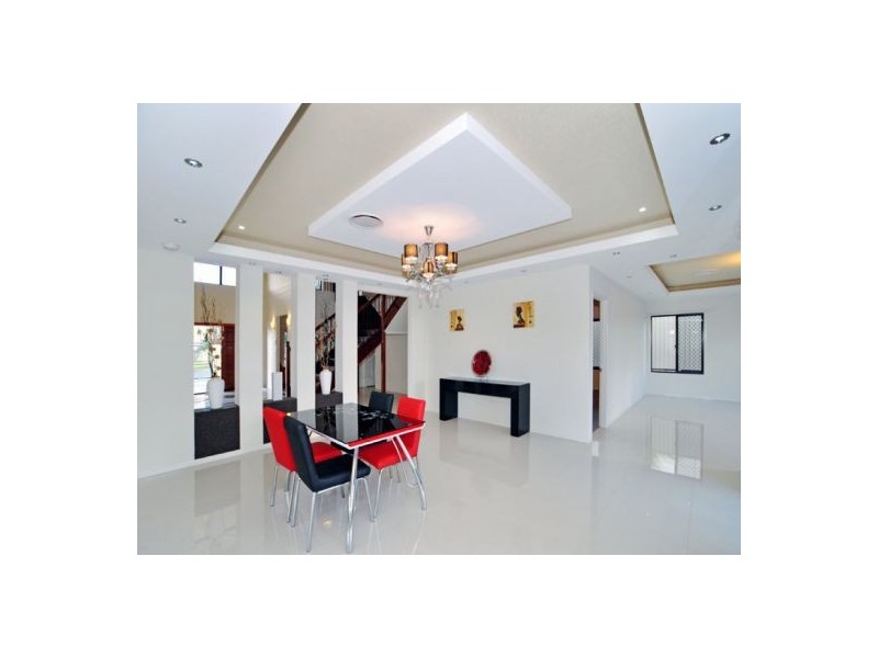 3 Parnassus Street, Robertson QLD 4109