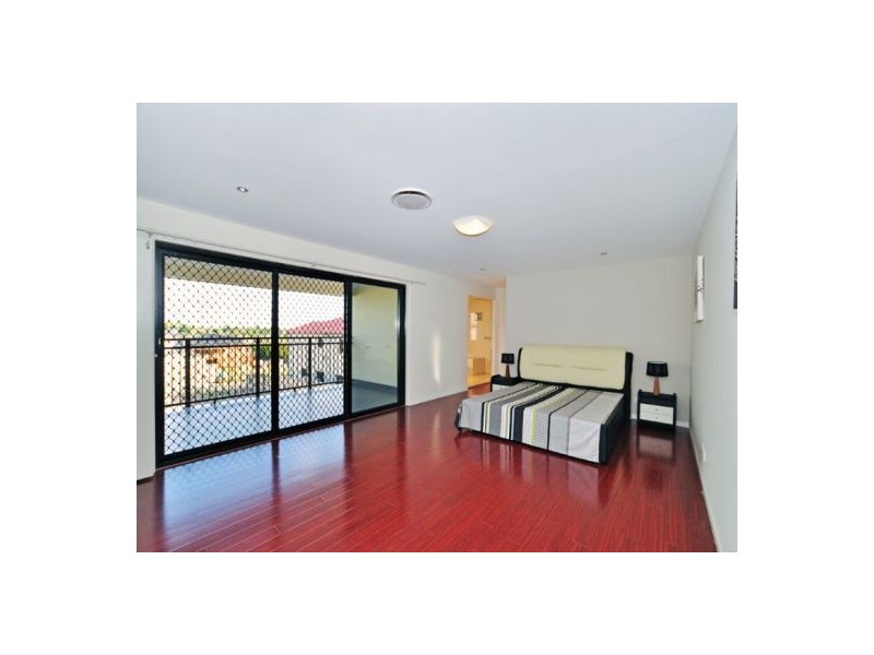 3 Parnassus Street, Robertson QLD 4109