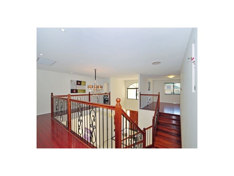 3 Parnassus Street, Robertson QLD 4109