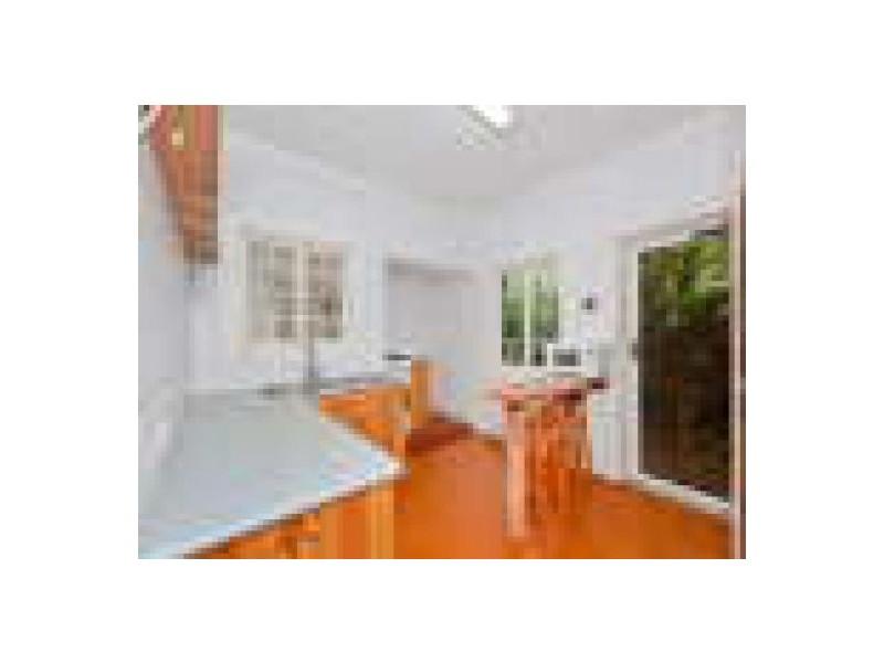 32 Nyleta St, Coopers Plains QLD 4108