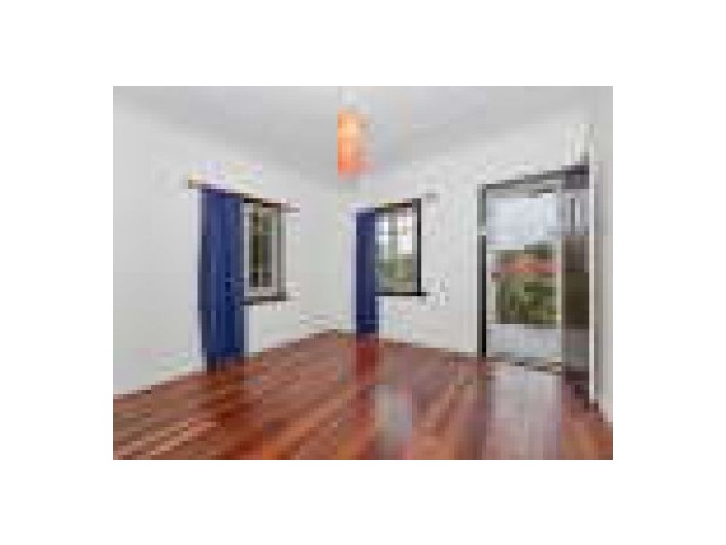 32 Nyleta St, Coopers Plains QLD 4108