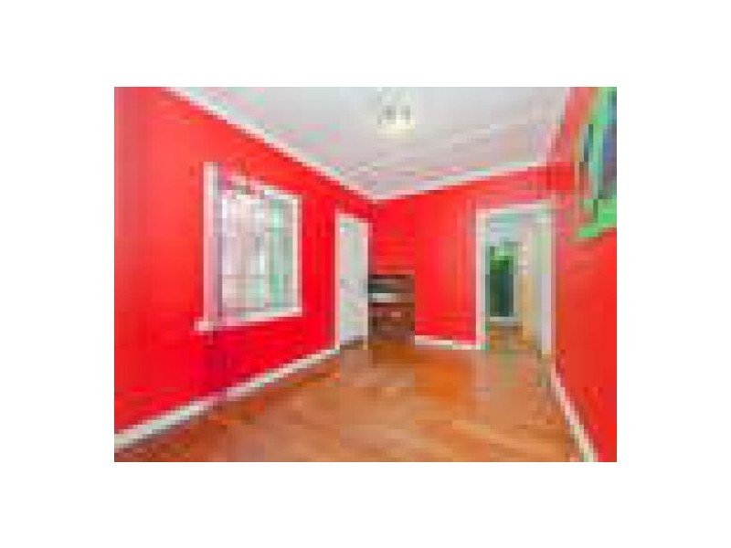 32 Nyleta St, Coopers Plains QLD 4108