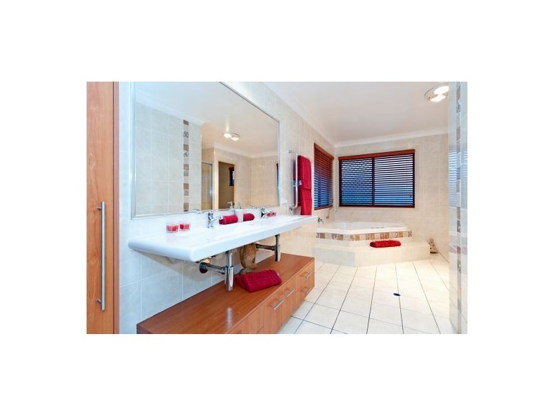 5 Pinnacle Pl, Eight Mile Plains QLD 4113